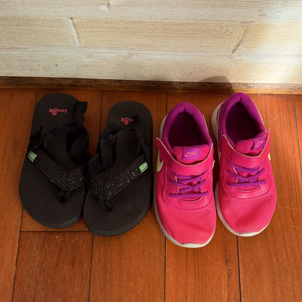 2 Pair of shoes